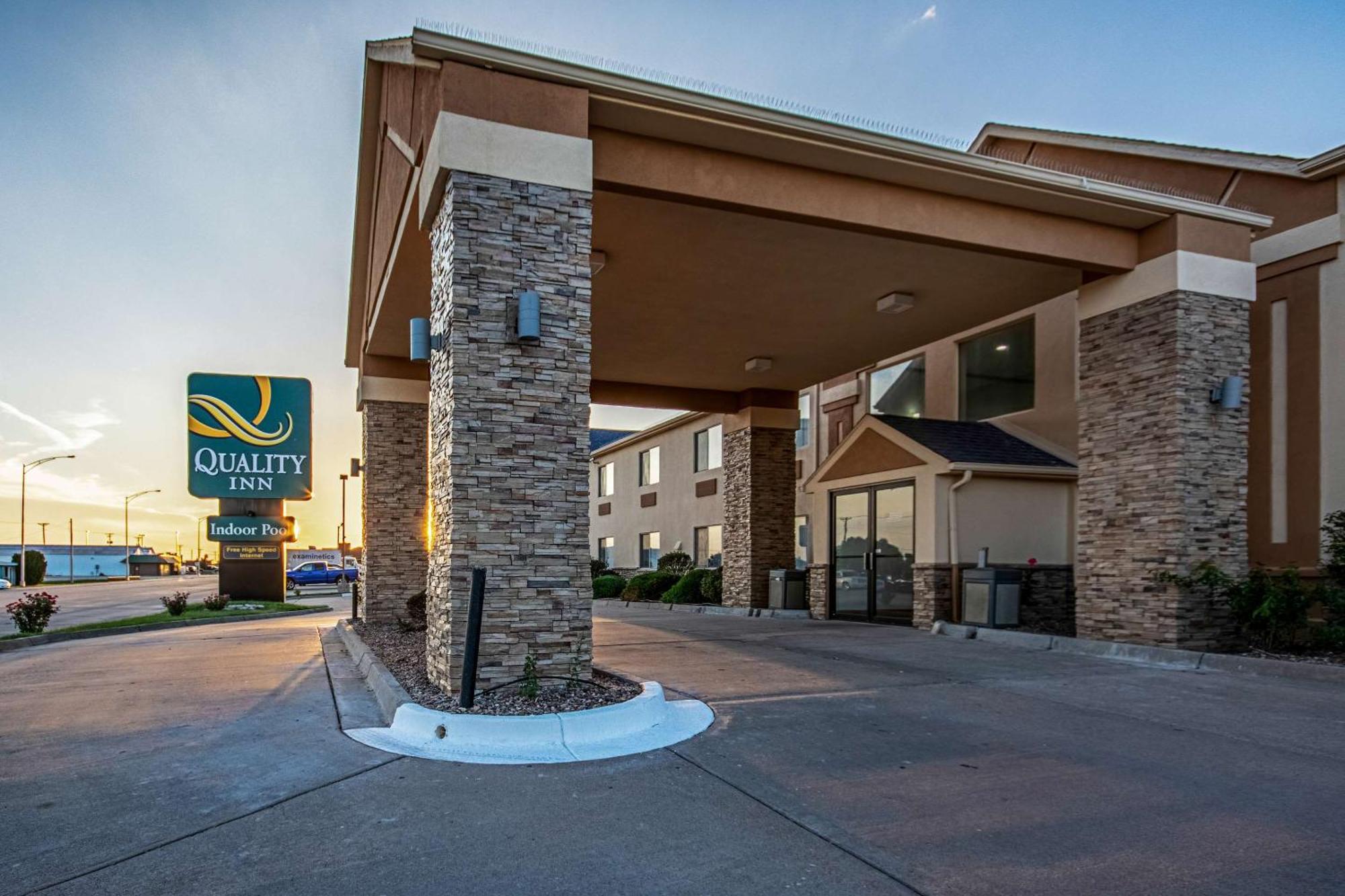 Quality Inn Dodge City Exterior foto