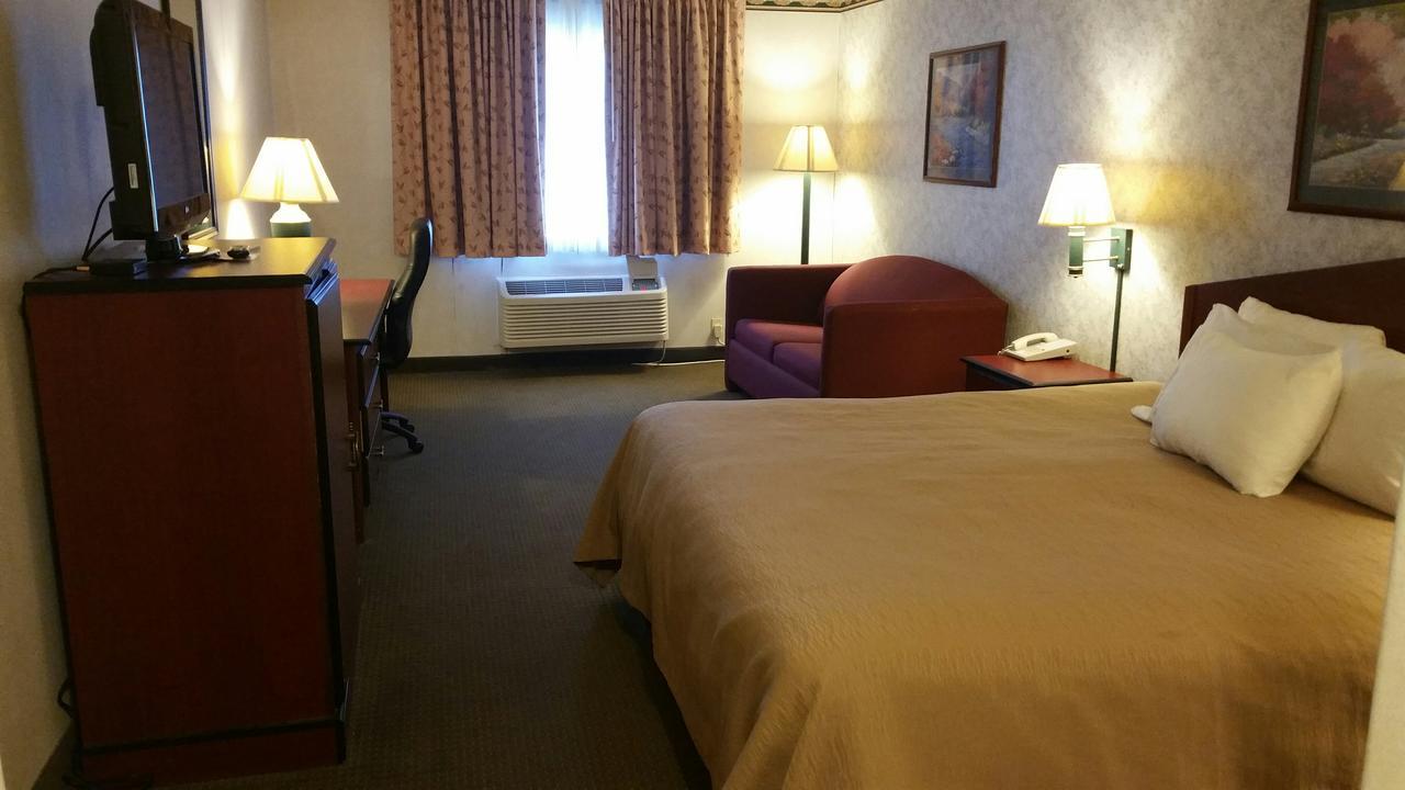 Quality Inn Dodge City Exterior foto